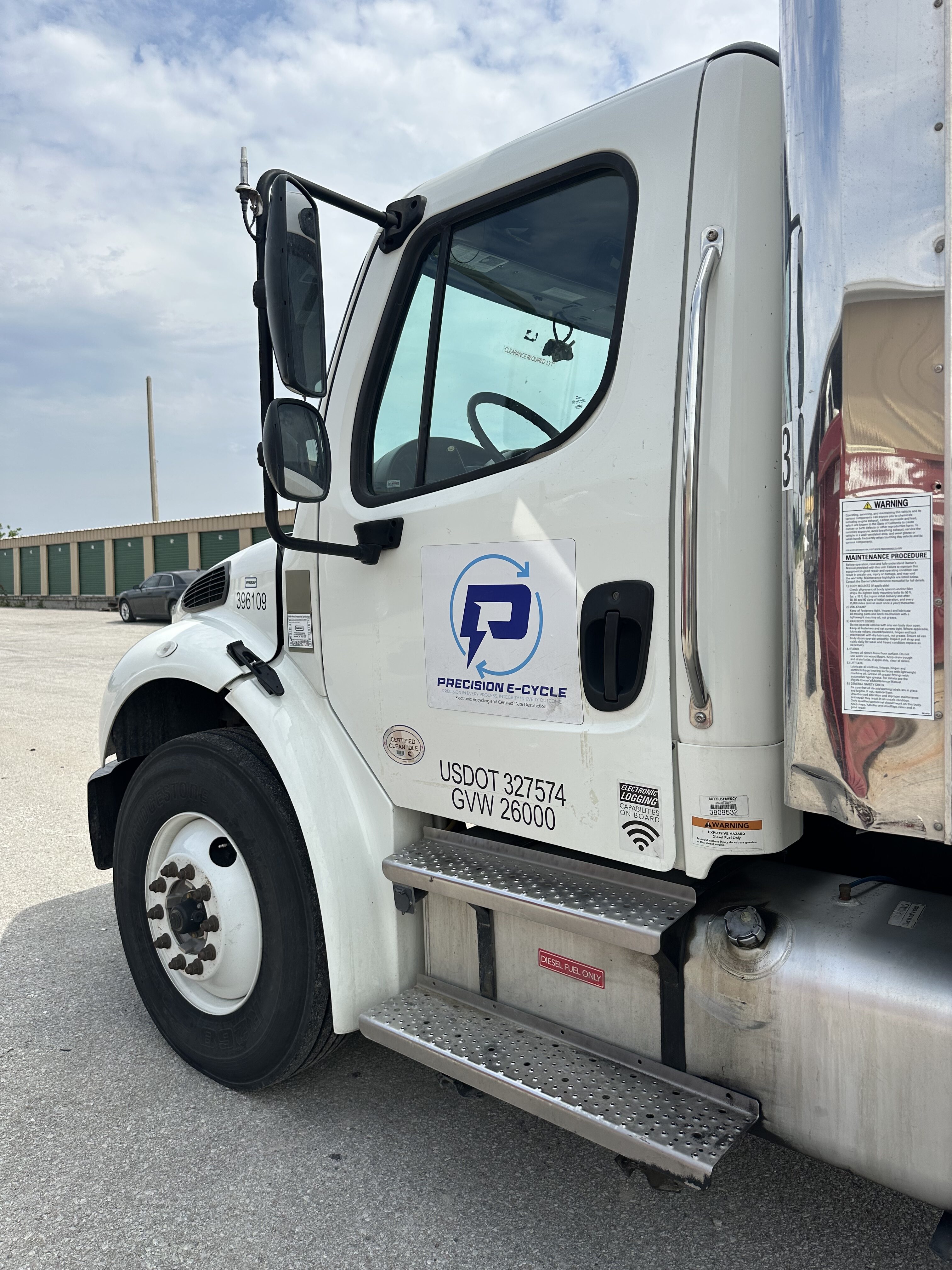 E-waste recycling service